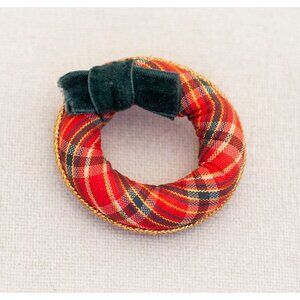 Vintage Checkered Fabric Christmas Wreath Brooch by Avon, A12
